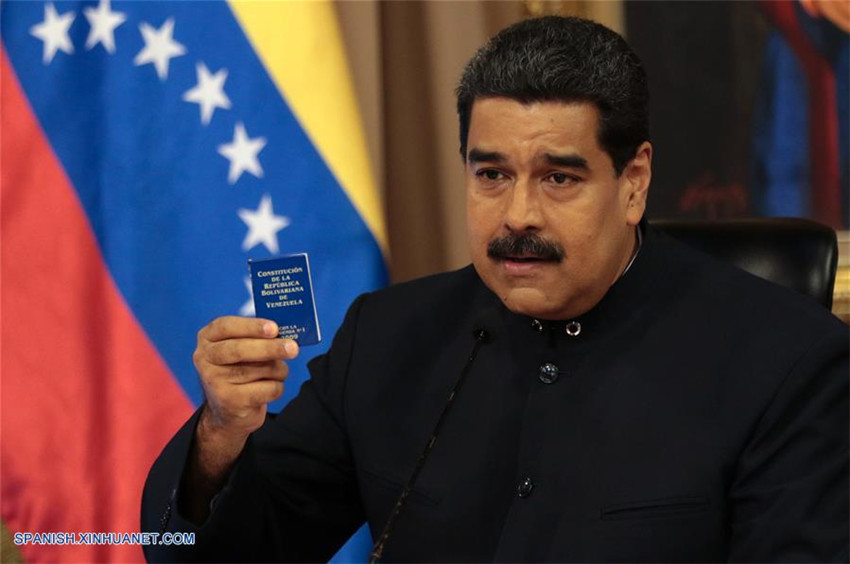 Presidente venezolano activa Consejo de Defensa para responder a 'amenaza imperial'