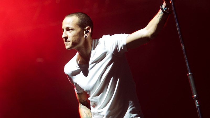 El cantante de Linkin Park se suicida a los 41 años4