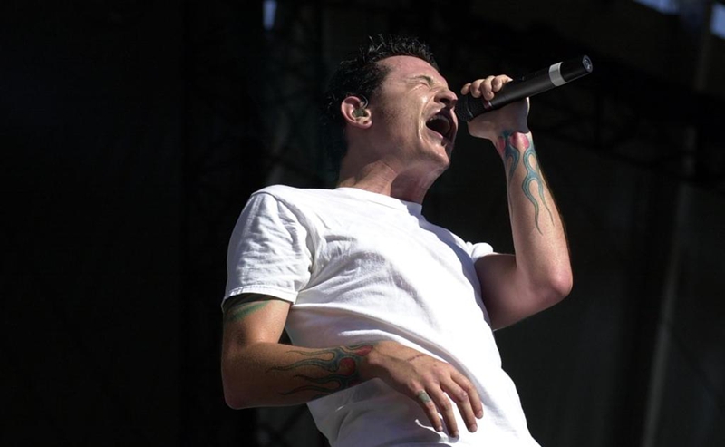 El cantante de Linkin Park se suicida a los 41 años1