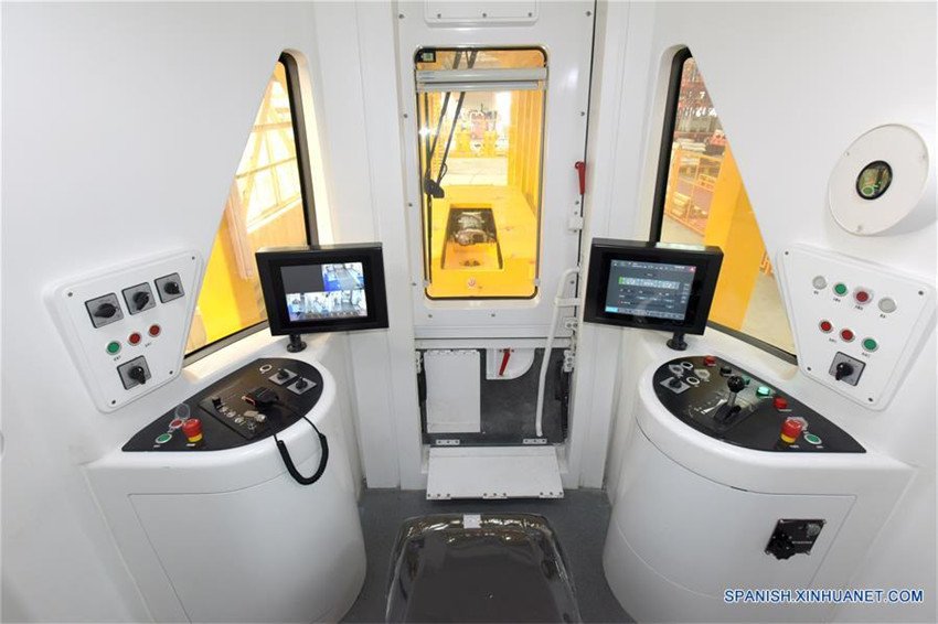 Fabricante de vagones de China completa prototipo de tren monorraíl colgante