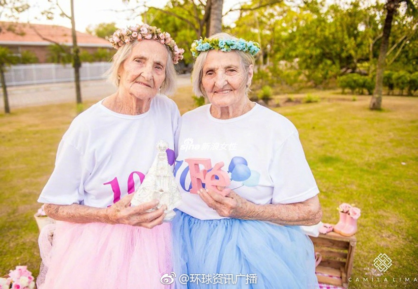 Felices t tiernos momentos entre gemelas brasileñas de 100 años 6
