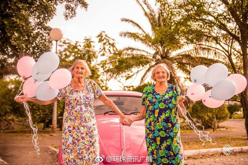 Felices t tiernos momentos entre gemelas brasileñas de 100 años 5