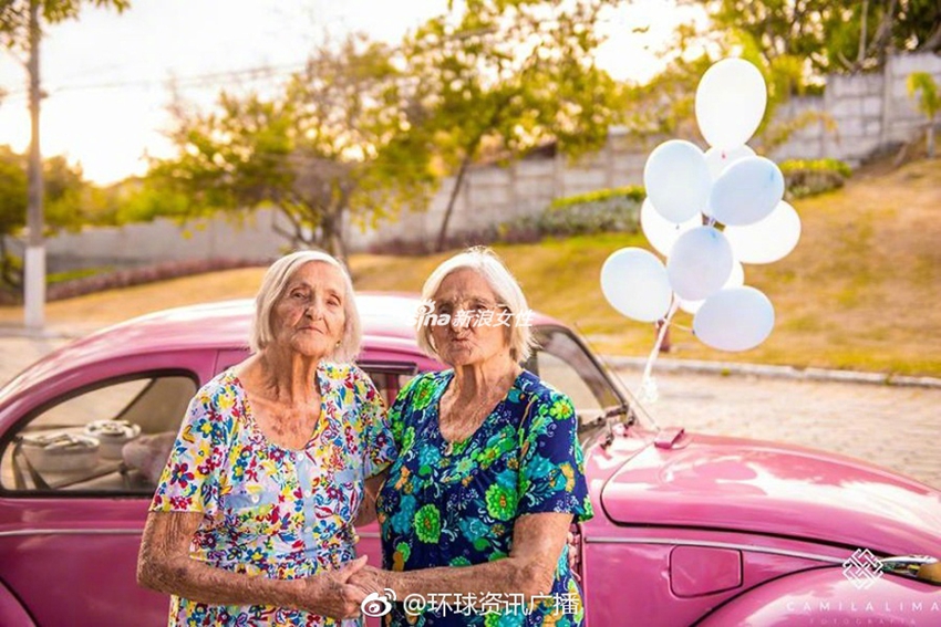 Felices t tiernos momentos entre gemelas brasileñas de 100 años 4