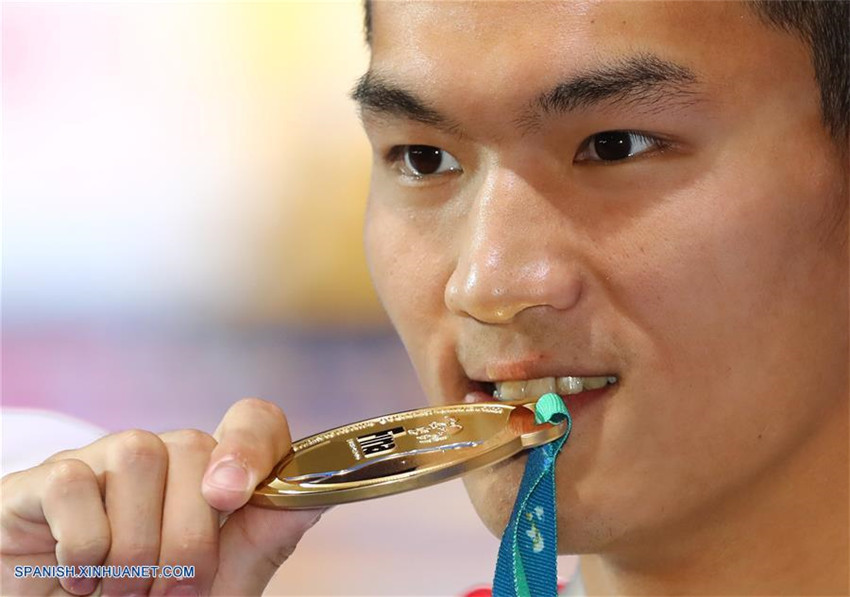 Natación: Xu Jiayu gana primer oro de espalda masculino de China en mundial