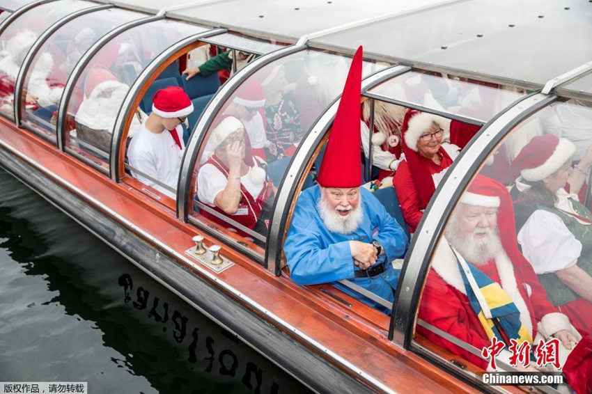 ´Santa Claus´ veranean en Copenhague2