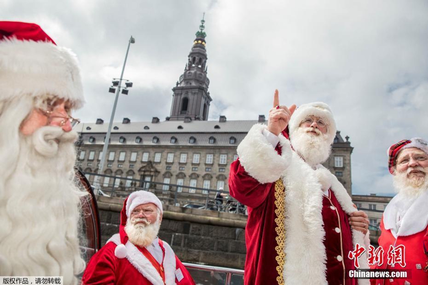 ´Santa Claus´ veranean en Copenhague1