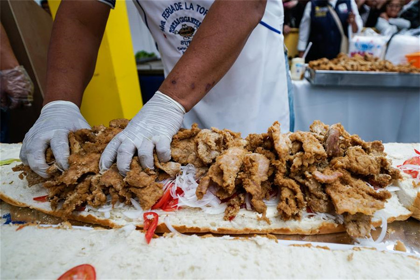 México busca romper el récord de la torta más grande del mundo