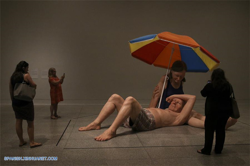 Esculturas a gran escala del artista australiano Ron Mueck