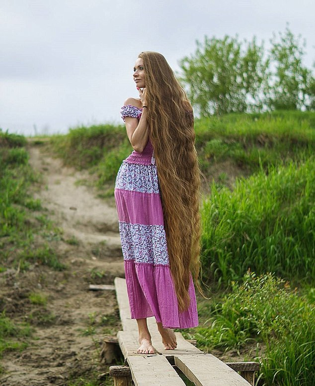 ¡15 años sin cortar el pelo!