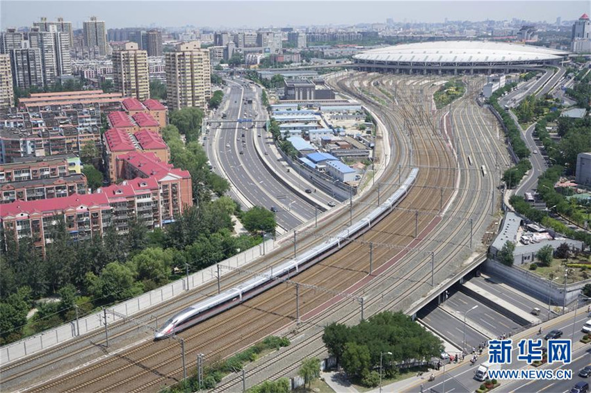 China inicia pruebas para restablecer velocidad de 350 km/h en tren bala Beijing-Shanghai