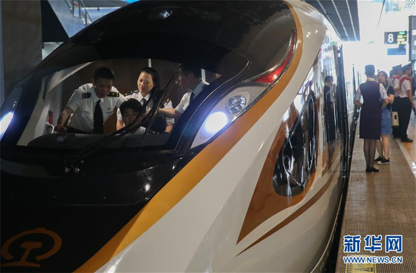 China inicia pruebas para restablecer velocidad de 350 km/h en tren bala Beijing-Shanghai
