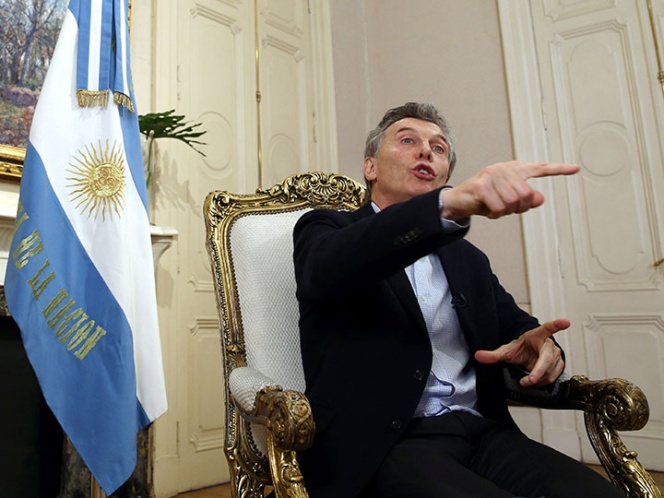 Devaluación causa duelo de líderes políticos en Argentina