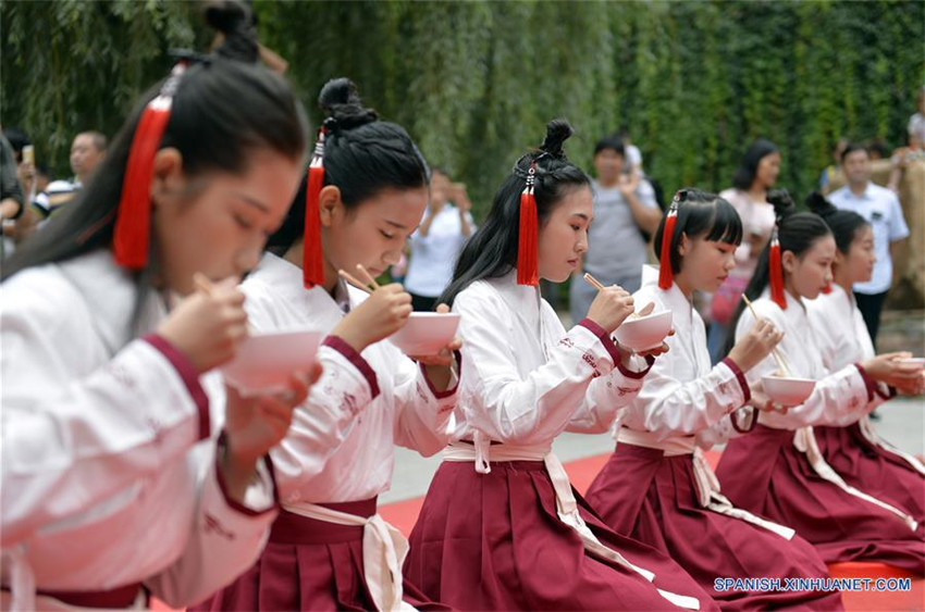 La ceremonia de llegada a la mayoría de edad en Xingtai