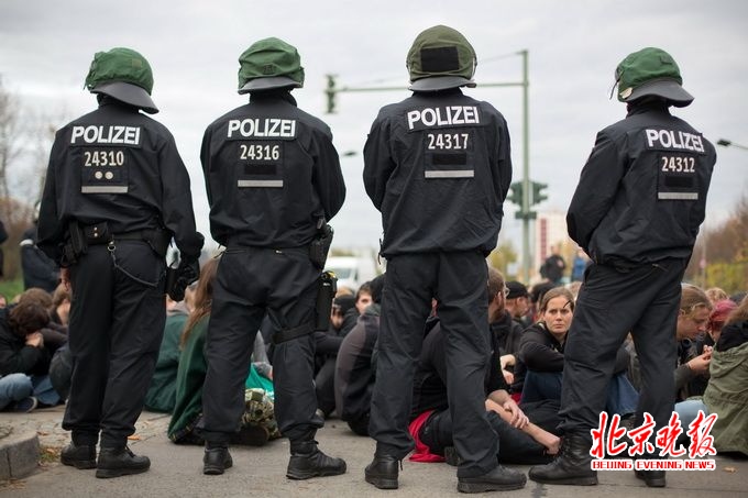 Marcha neonazi en Alemania deja 39 detenidos