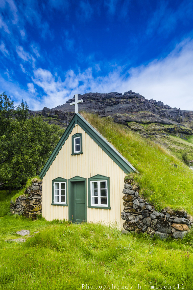 Fotos interesantes de las iglesias pequeñas en Islandia