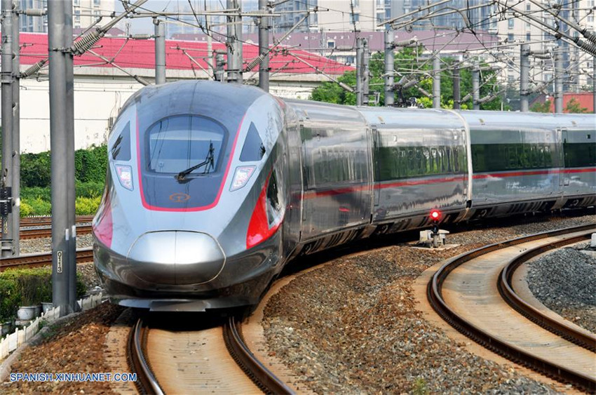 Nueva generación de trenes circula en líneas del norte de China