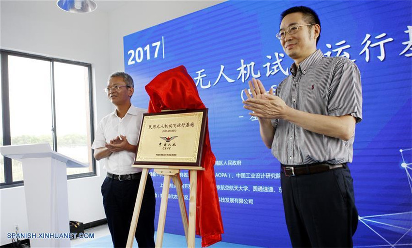 Shanghai establece primera base de vuelo de drones de China