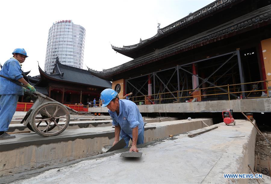 Mueven la sala de un templo en Shanghai 5