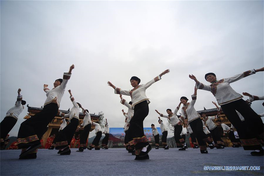 Concurso de danza de figuras en Longshan, Hunan