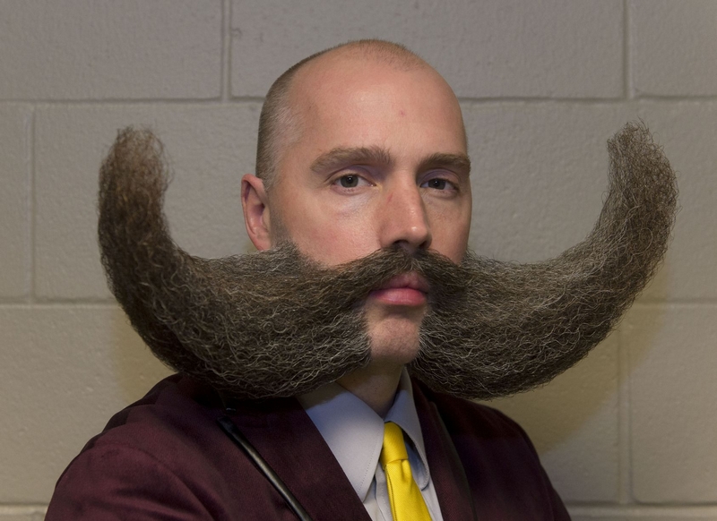Impresiónate con estos bigotes y barbas12