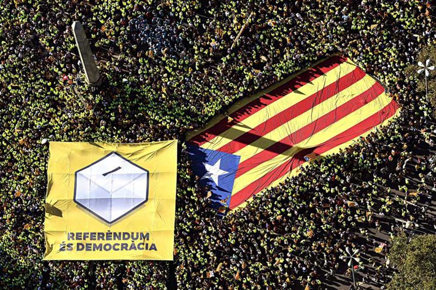 Miles marchan a favor de la independencia de Cataluña5