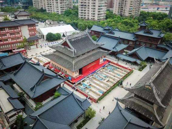 Shanghai culmina con traslado histórico del Templo del Buda de Jade.
