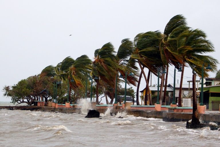 La 'tormenta del siglo' deja devastación 'absoluta' en Puerto Rico1