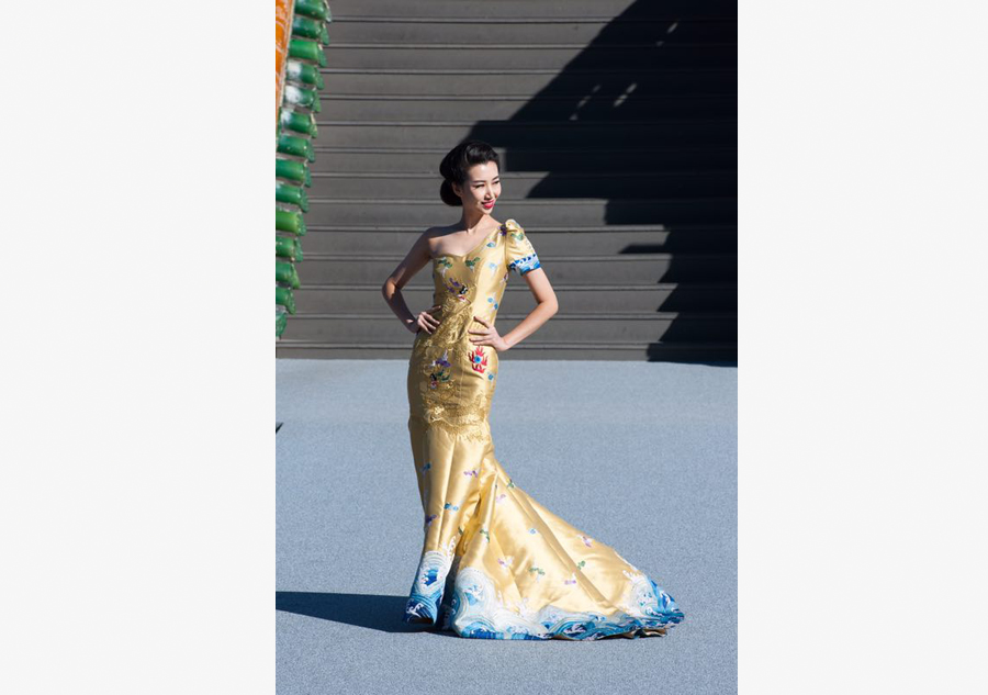 Modelos exhiben la elegancia del Qipao en Shenyang
