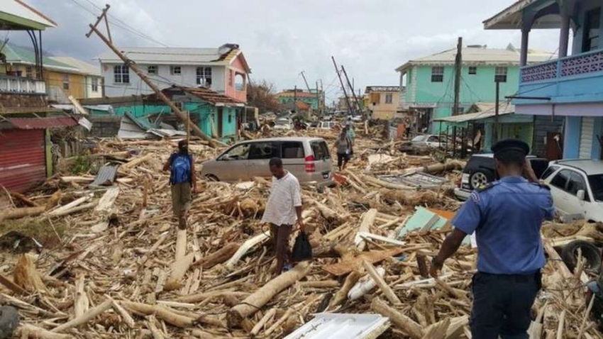 El huracán María deja al menos 18 muertos en su paso destructor por el Caribe