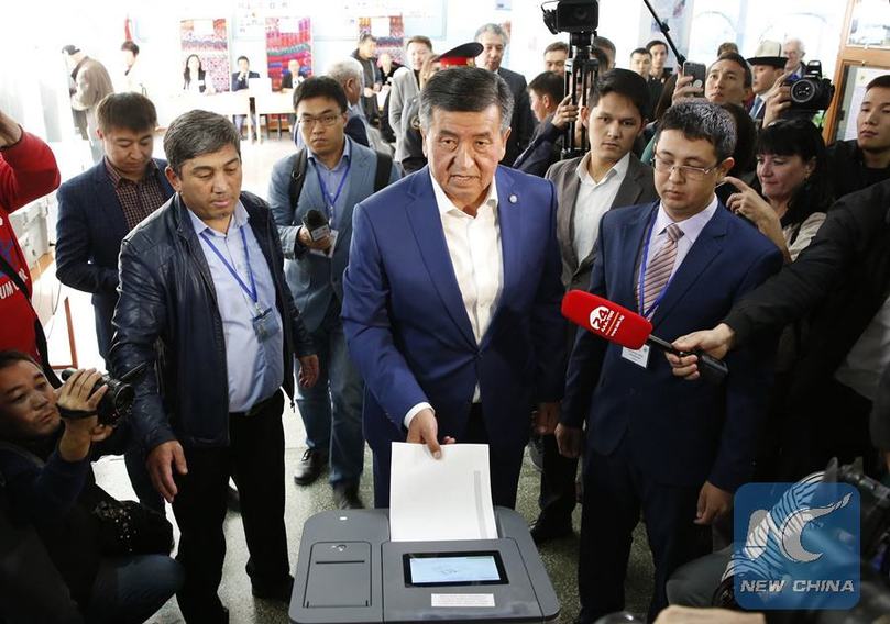 Jeenbekov se perfila como ganador de elección presidencial de Kirguizistán