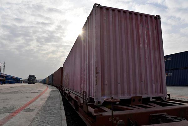 Un estimado de 700 trenes de carga China-Europa en 2017 2