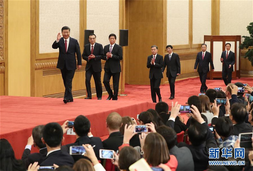Xi Jinping presenta nuevo liderazgo central de PCCh