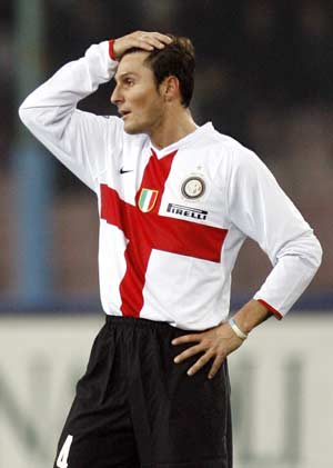 Inter Milan's captain Javier Zanetti reacts at the end of their Italian Serie A soccer match against Napoli at the San Paolo stadium in Naples March 2, 2008.