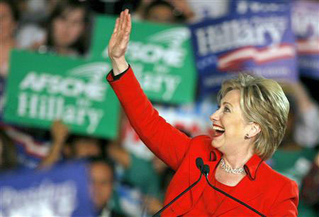 Democratic presidential candidate Senator Hillary Clinton waves to supporters at her Ohio primary election night rally in Columbus, Ohio March 4, 2008. (Xinhua/Reuters Photo)