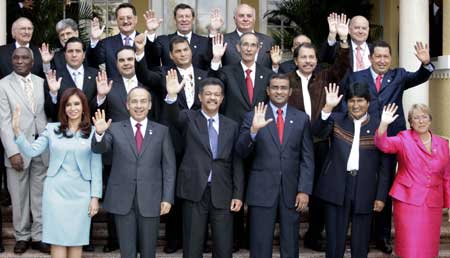 Dominican Republic's President Leonel Fernandez inaugurated on Friday the 20th Rio Group Summit meeting, calling for strengthening the development of energy and resolving regional problems.