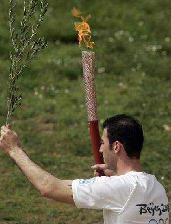 First torchbearer: Beijing Games to be big success