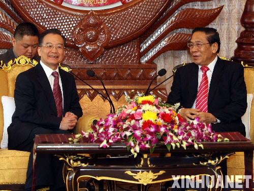 3月30日，国务院总理温家宝在万象会见老挝国家主席朱马利。 新华社记者 刘卫兵摄