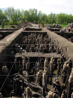 The photo taken on March 29th 2008 shows an ancient buiding site discovered in the recent archaeological excavation in the Haimenkou site of Jianchuan, a county of southwest China's Yunnan Province. 