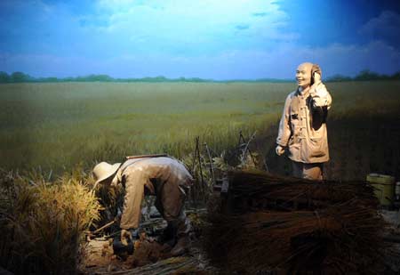 Photo taken on March 31, 2008, shows human sculpture at the wetland museum in Tianjin, north China.