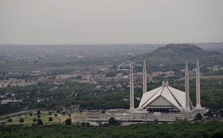 Photo taken on April 13, 2008 shows the view of the Faisal Mosque of Islamabad, capital of Pakistan. The torch relay in Islamabad, the tenth stop of the 2008 Beijing Olympic Games torch relay outside the Chinese mainland, will start on April 16. 