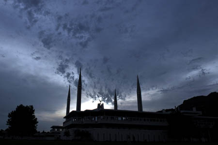 Photo taken on April 13, 2008 shows the view of the Faisal Mosque of Islamabad, capital of Pakistan. The torch relay in Islamabad, the tenth stop of the 2008 Beijing Olympic Games torch relay outside the Chinese mainland, will start on April 16. 