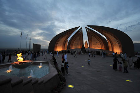 Photo taken on April 13, 2008 shows the night view of the National Monument of Islamabad, capital of Pakistan. The torch relay in Islamabad, the tenth stop of the 2008 Beijing Olympic Games torch relay outside the Chinese mainland, will start on April 16. 