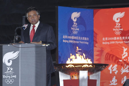  Pakistani President Pervez Musharraf addresses the closing ceremony of the Olympic torch relay at the Pakistan Sports Complex in Islamabad, capital of Pakistan, on April 16, 2008.