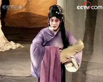 The intricate dances are accompanied by Chinese operatic singing, and elaborate costumes.(Photo: CCTV.com)