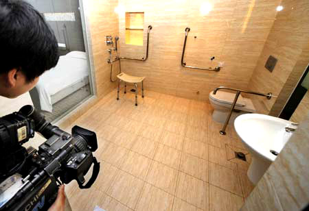 Photo taken on April 24, 2008 shows a wheelchair accessible toilet in the Olympic sub-village in Qingdao, an Olympic co-host city in east China's Shandong Province.