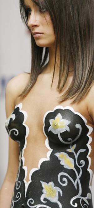 A model presents a creation by body art designer Elena Mityanina during the Beauty Ideal festival in the Siberian city of Krasnoyarsk April 23, 2008. 