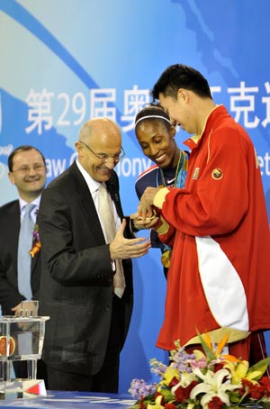 The International Basketball Association (FIBA) held Saturday the draw for the basketball competitions of the 2008 Beijing Olympic Games in Beijing at the Wukesong Arena.