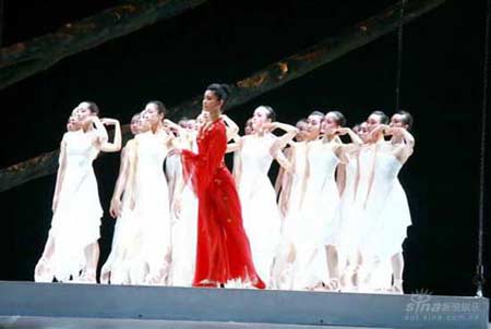 "Peony Pavilion", a Chinese ballet produced and performed by the National Ballet of China makes its world premiere in Beijing on Friday, May 2, 2008.