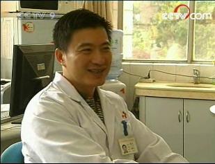 Doctor Cai Weiping is one of the founders. Now he is giving instruction to people living with HIV/AIDS on how to take the free medicine provided by the government.