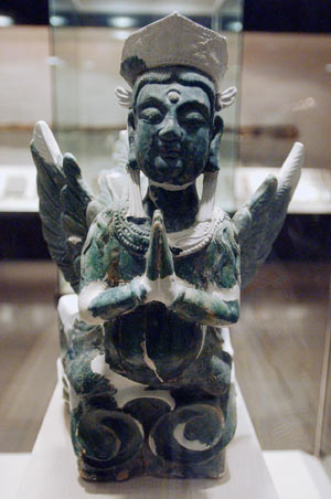 Photo taken on May 6, 2008 shows a glazed Kalariska unearthed from a tomb, at the Western Xia Museum near the Imperial Tombs of the Western Xia Kingdom (1038-1227) in Yinchuan, capital of northwest China